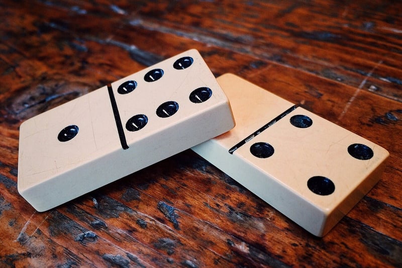 Dominoes